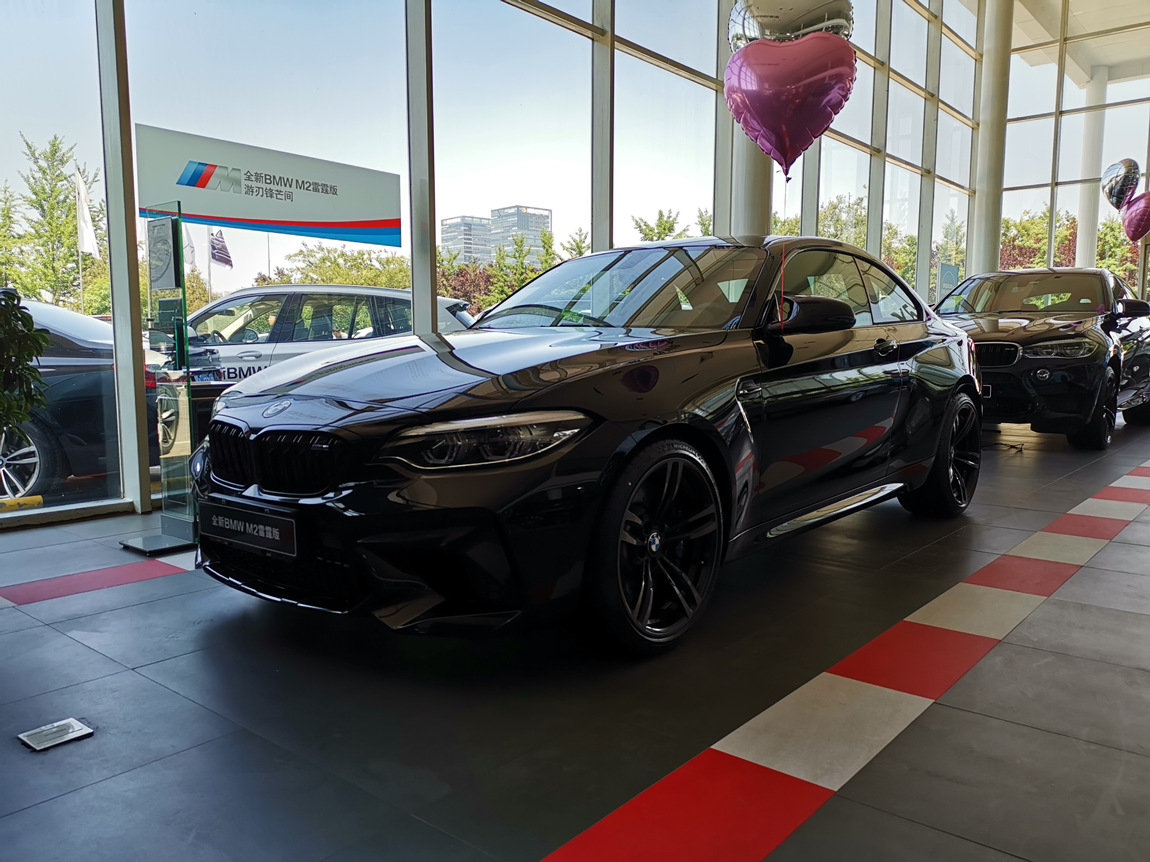 全新宝马m2雷霆版