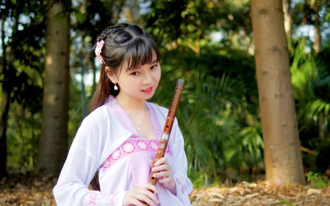 第1550首 董敏《西海情歌》笛声悠悠 诉说凄美爱情