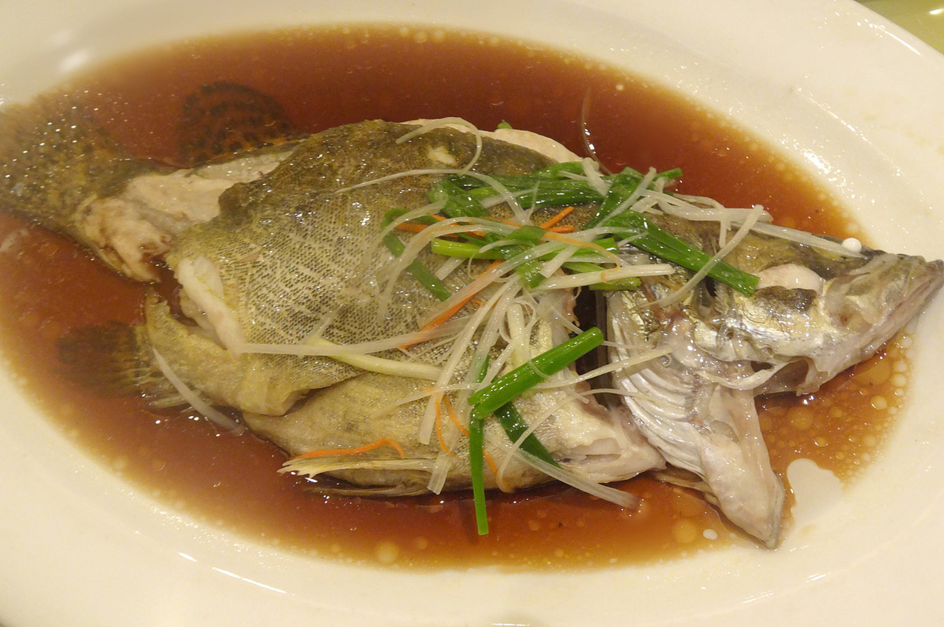 我的美食分享# #我要上热门# 红烧大眼鸡鱼是广东广州的一道传统美食