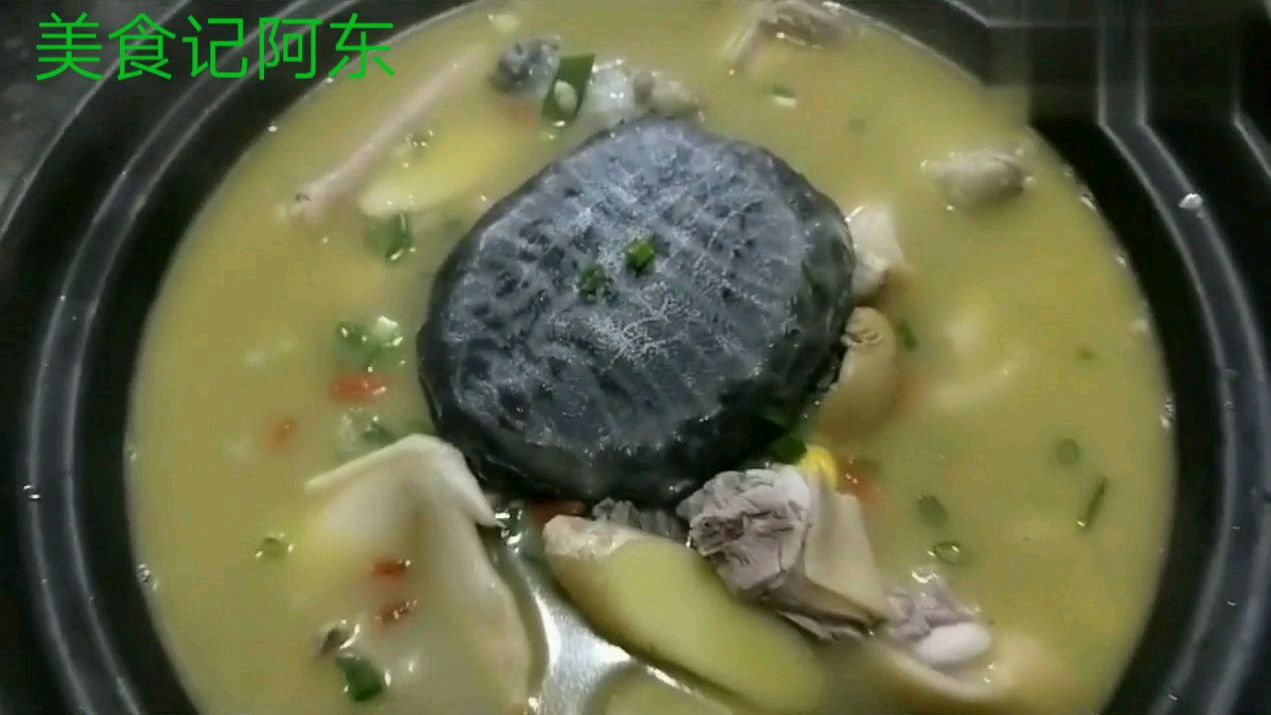 甲鱼炖老母鸡,营养均衡,味道极鲜