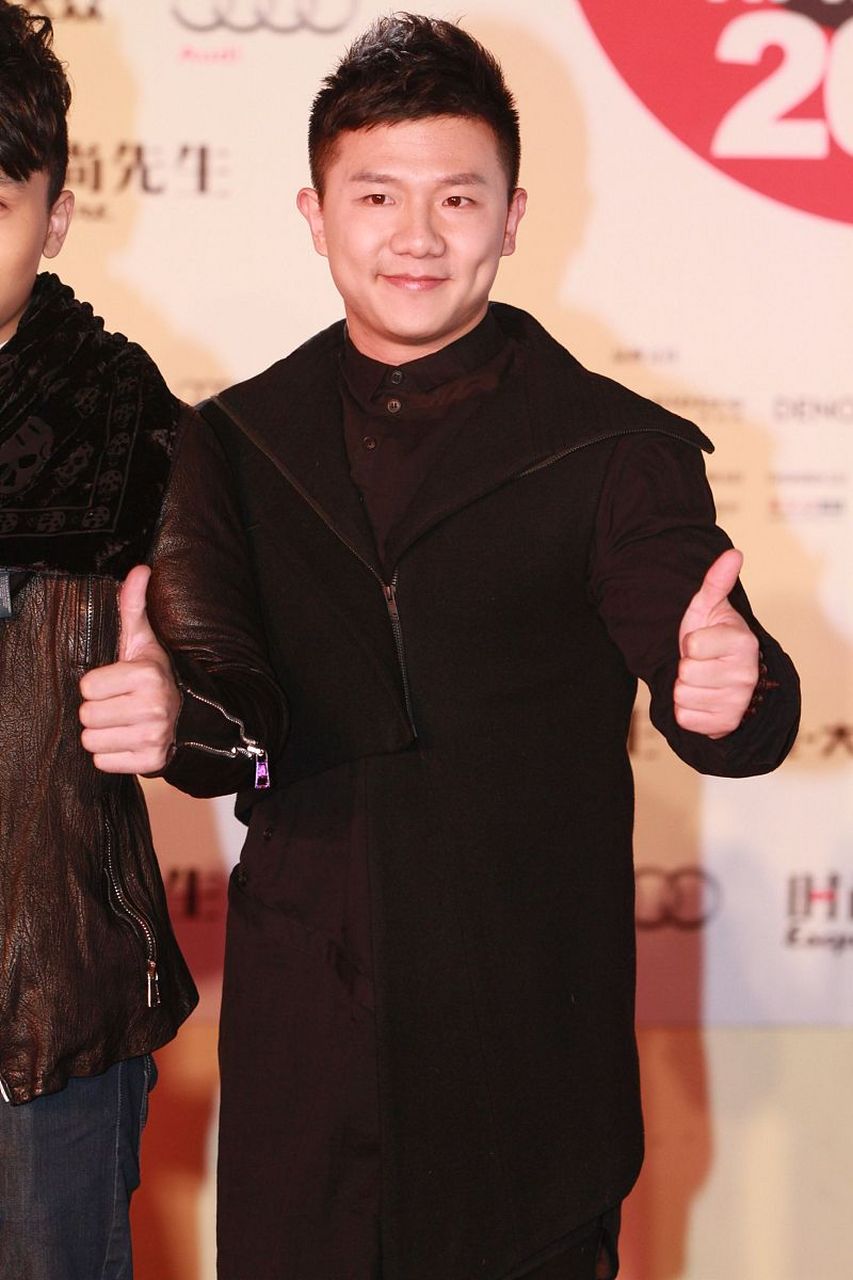 曹云金巡演首场票一秒钟售罄#  备受关注的相声演员曹云金自五月份