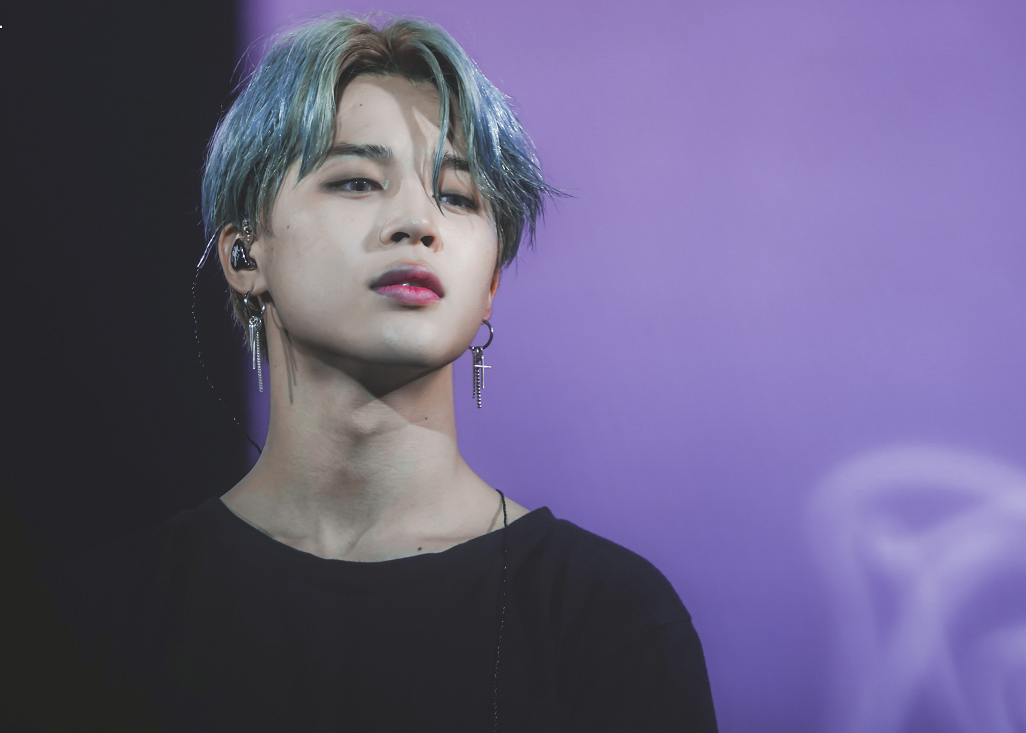 防弹少年团朴智旻:笑眼男孩也能很帅气,舞台上耀眼的歌手