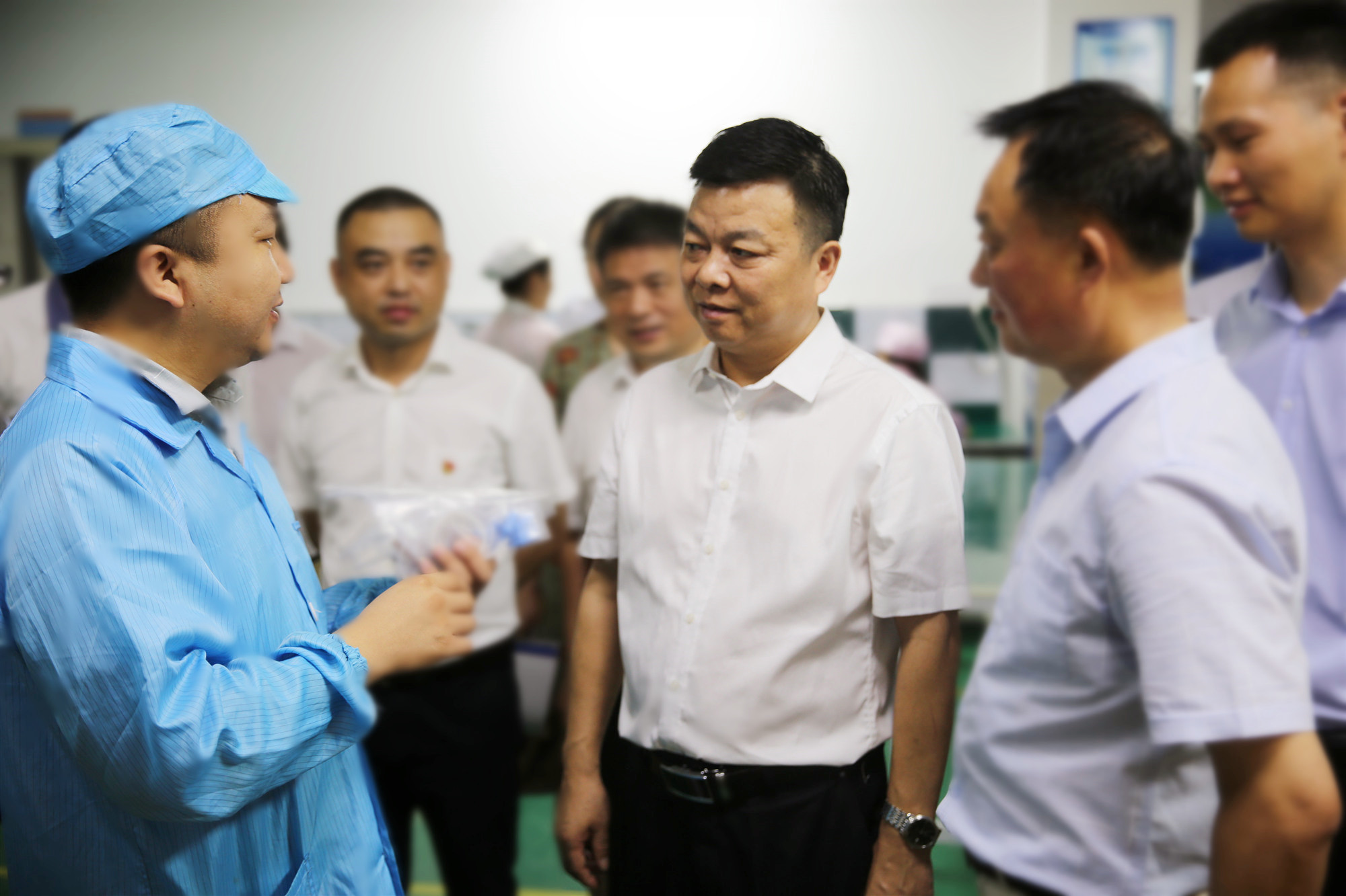 醴陵市委书记胡湘之率队赴泗汾镇,船湾镇调研