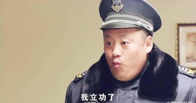 赵本山爱徒宋晓峰也收徒了!现场行跪拜大礼,网友:教他们吟诗?
