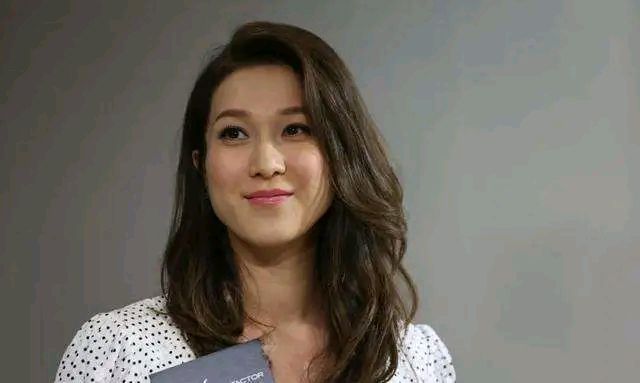 2019年香港小姐蔡嘉欣三甲不入,盘点发现叫嘉欣的都那么漂亮