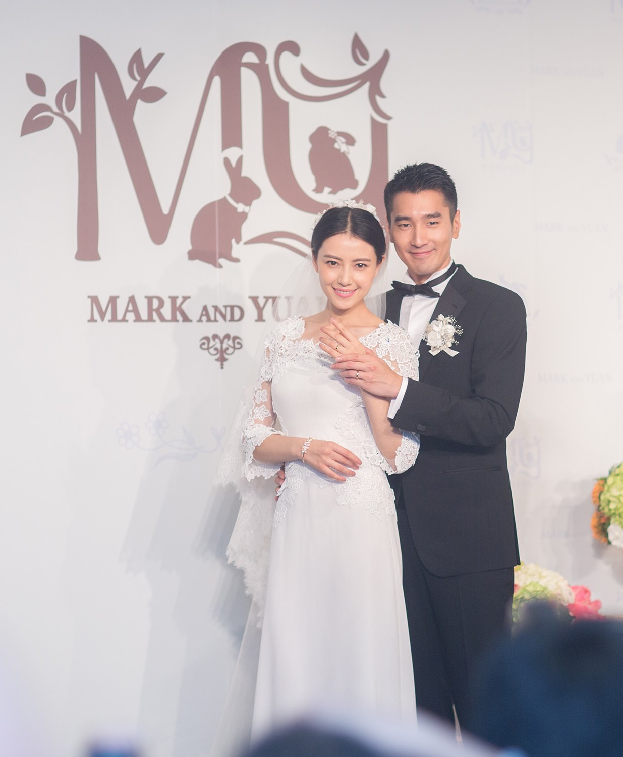 网友偶遇高圆圆拍大片,随手一拍就这么美?这是四十岁的女人?