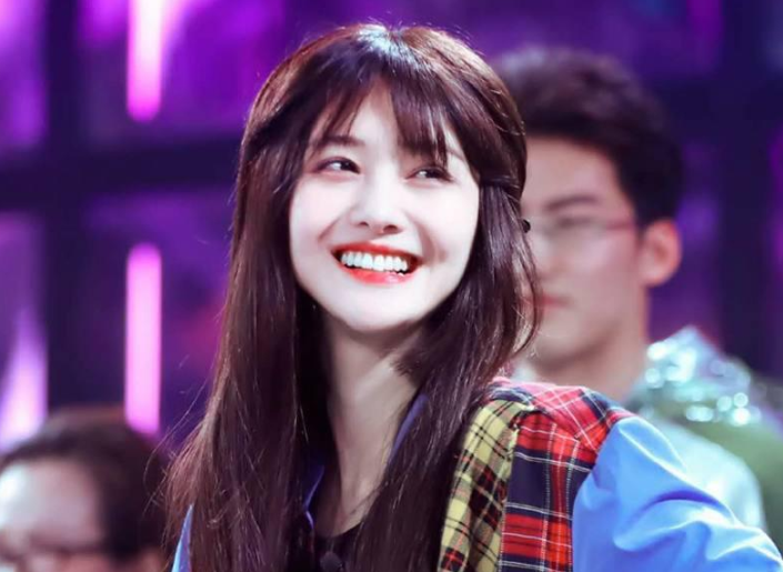 女星替身曝光,郑爽替身呆萌,网友直呼热巴替身美过本人!