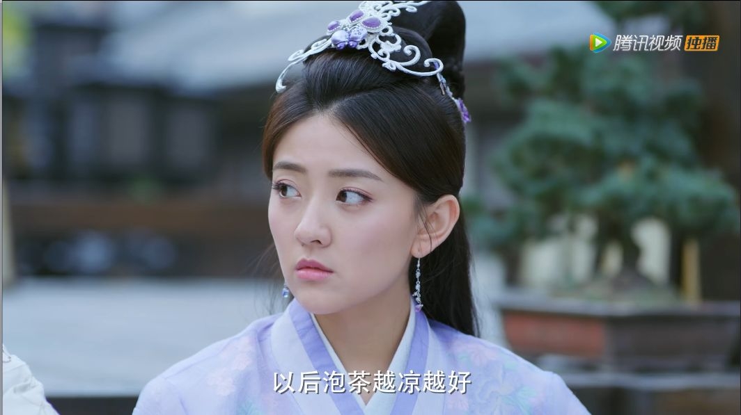 《双世宠妃2》为博眼球下足功夫,这个"夹心饼干吻"脑洞太大