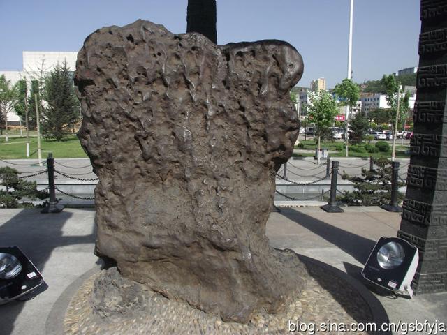 访山西晋中那块"灵石"