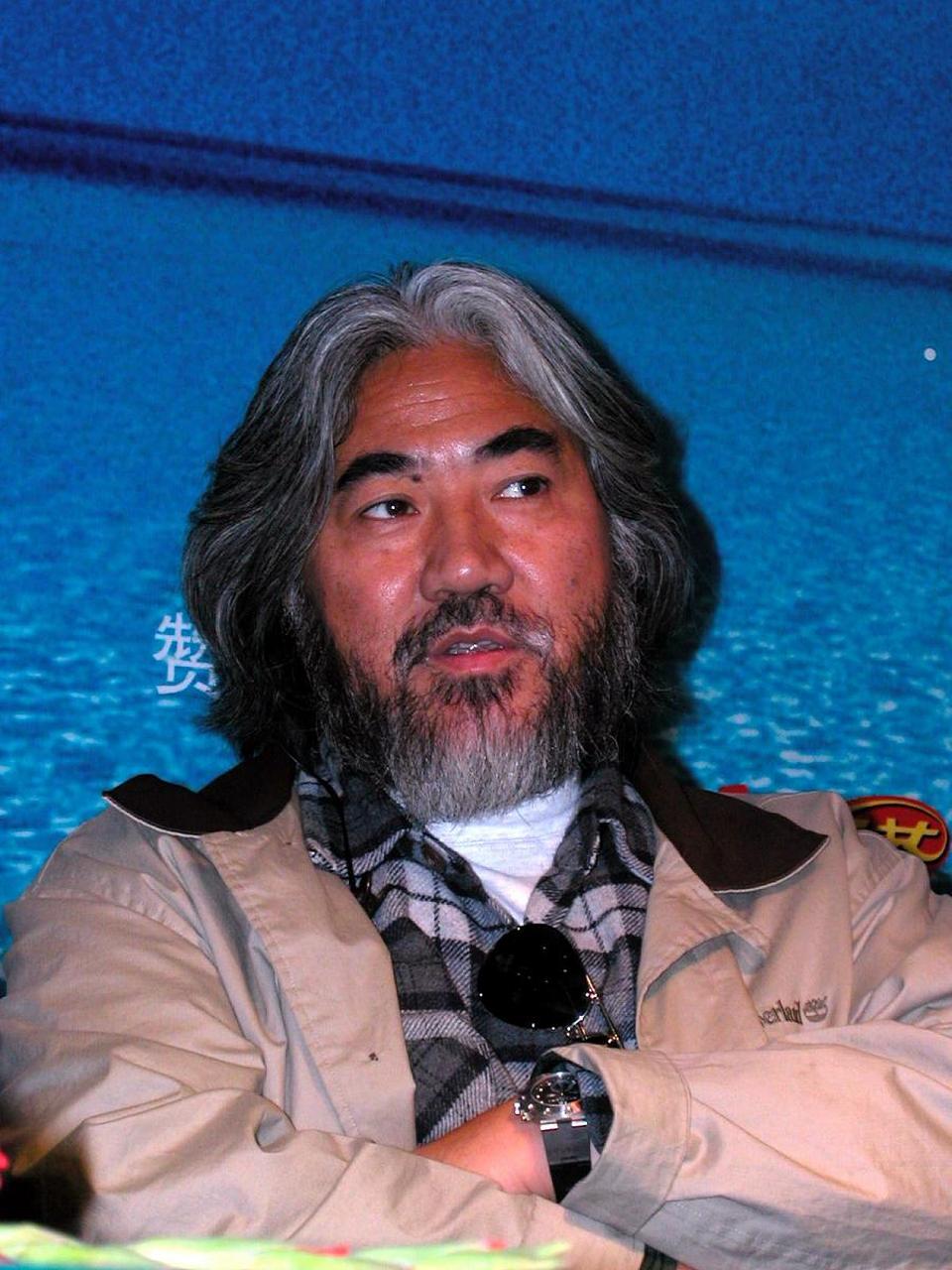 张纪中:婚姻的曲折离愁#  著名导演张纪中,人称张大侠,最近陷入了一