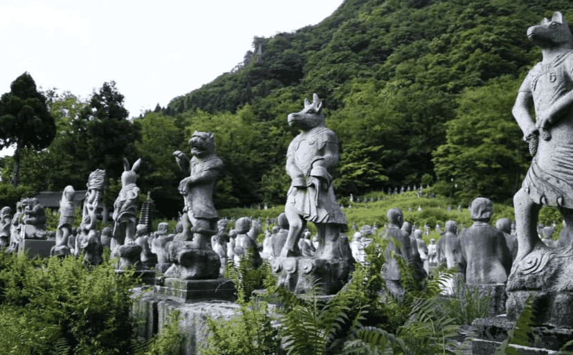 世界上最诡异的公园,到了晚上,没有游客敢进去