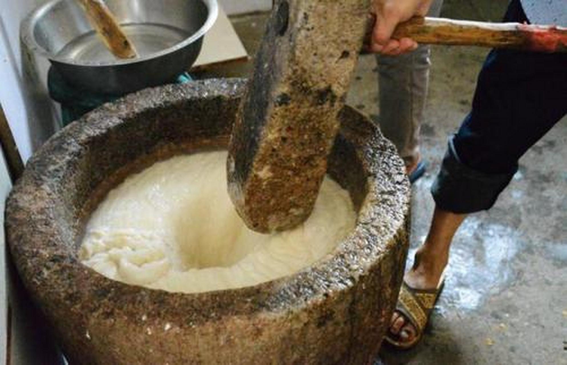 晒晒老物件#石椿,也叫石臼,是人类以各种石材制造的,用以砸,捣,研磨