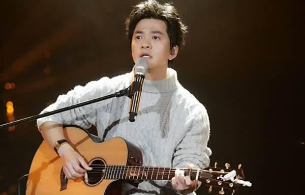 李健演唱会唱周杰伦的歌,周董只说了8个字,暴露了两个人的关系