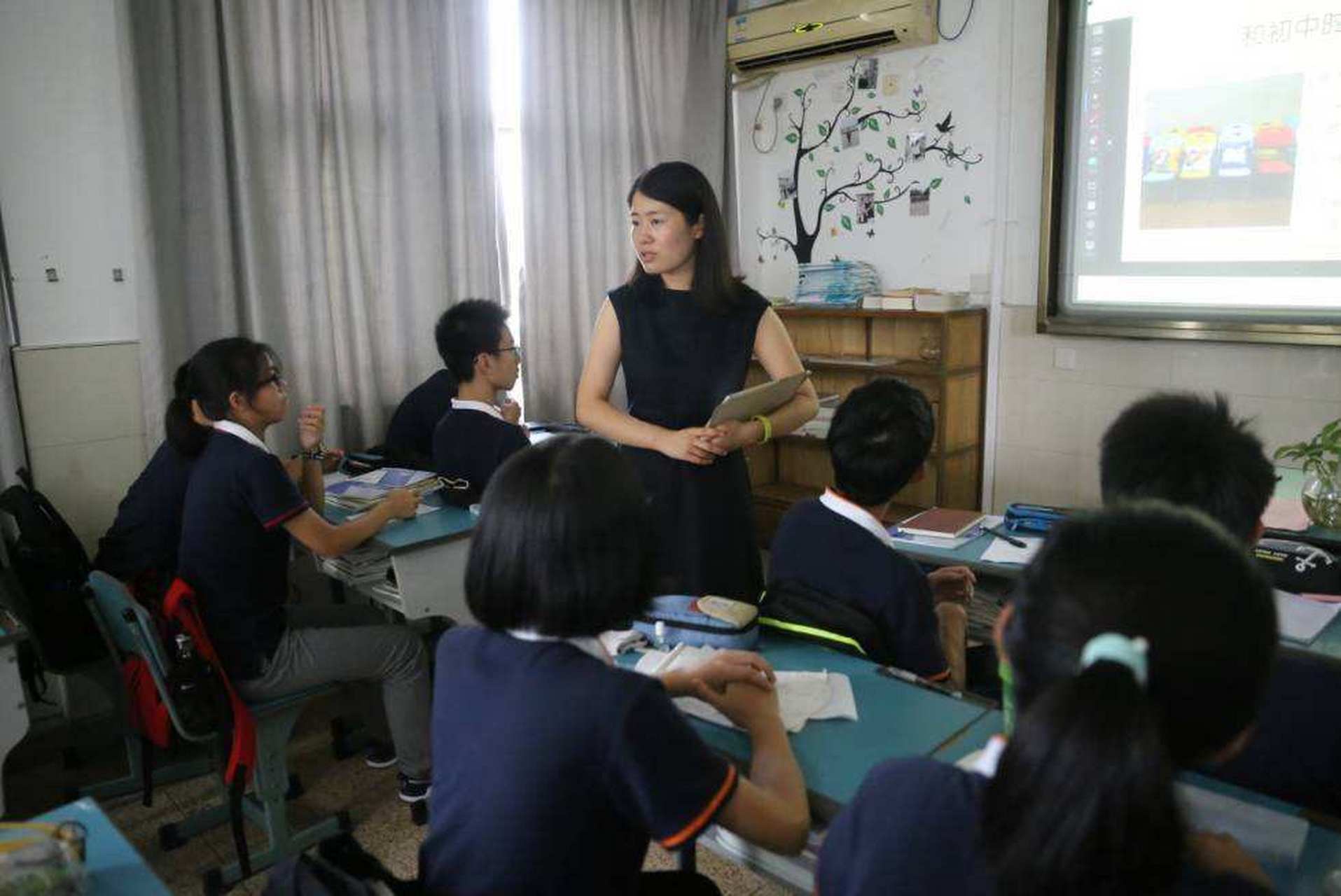 开始以为照理就是一个人的名字.想到这个照理话真多.