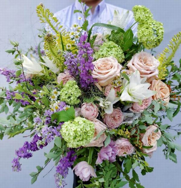 2020我的新年礼物|"有人熬夜写诗,有人小路送花"