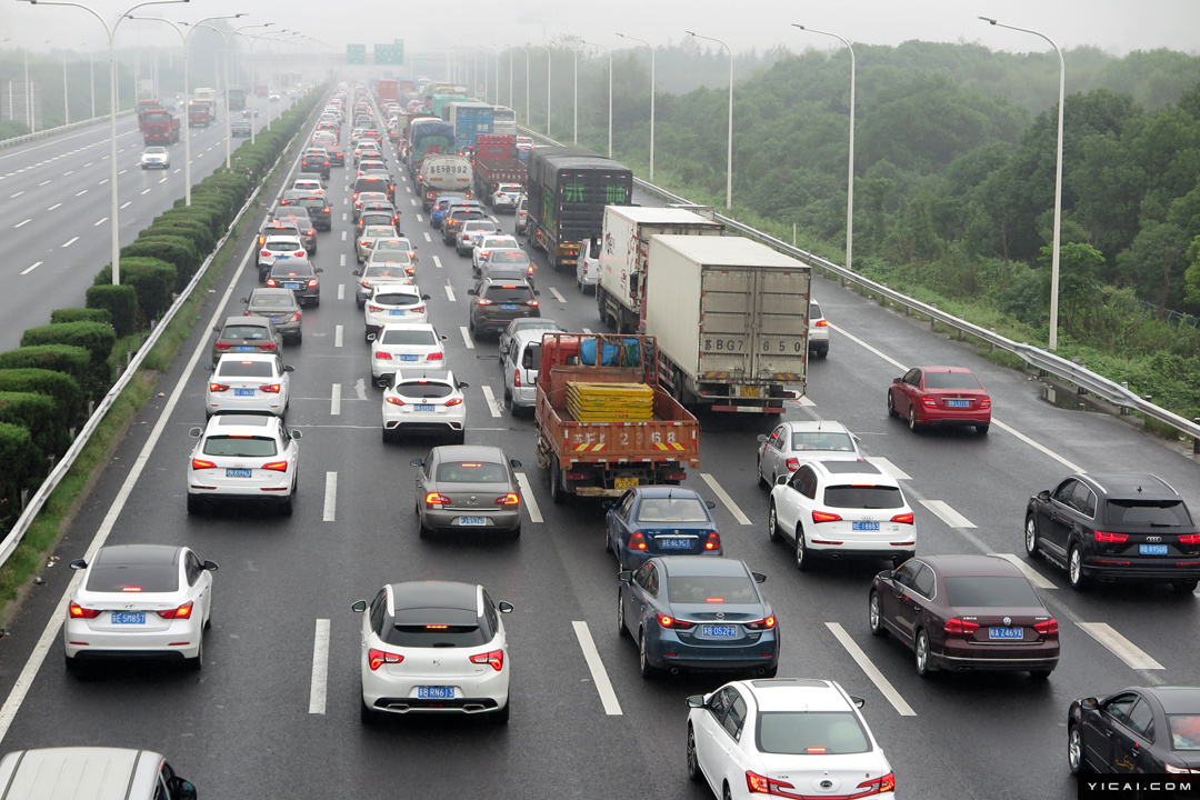 我国最拥堵的高速,开通至今交通堵塞经常发生,司机最怕节假日