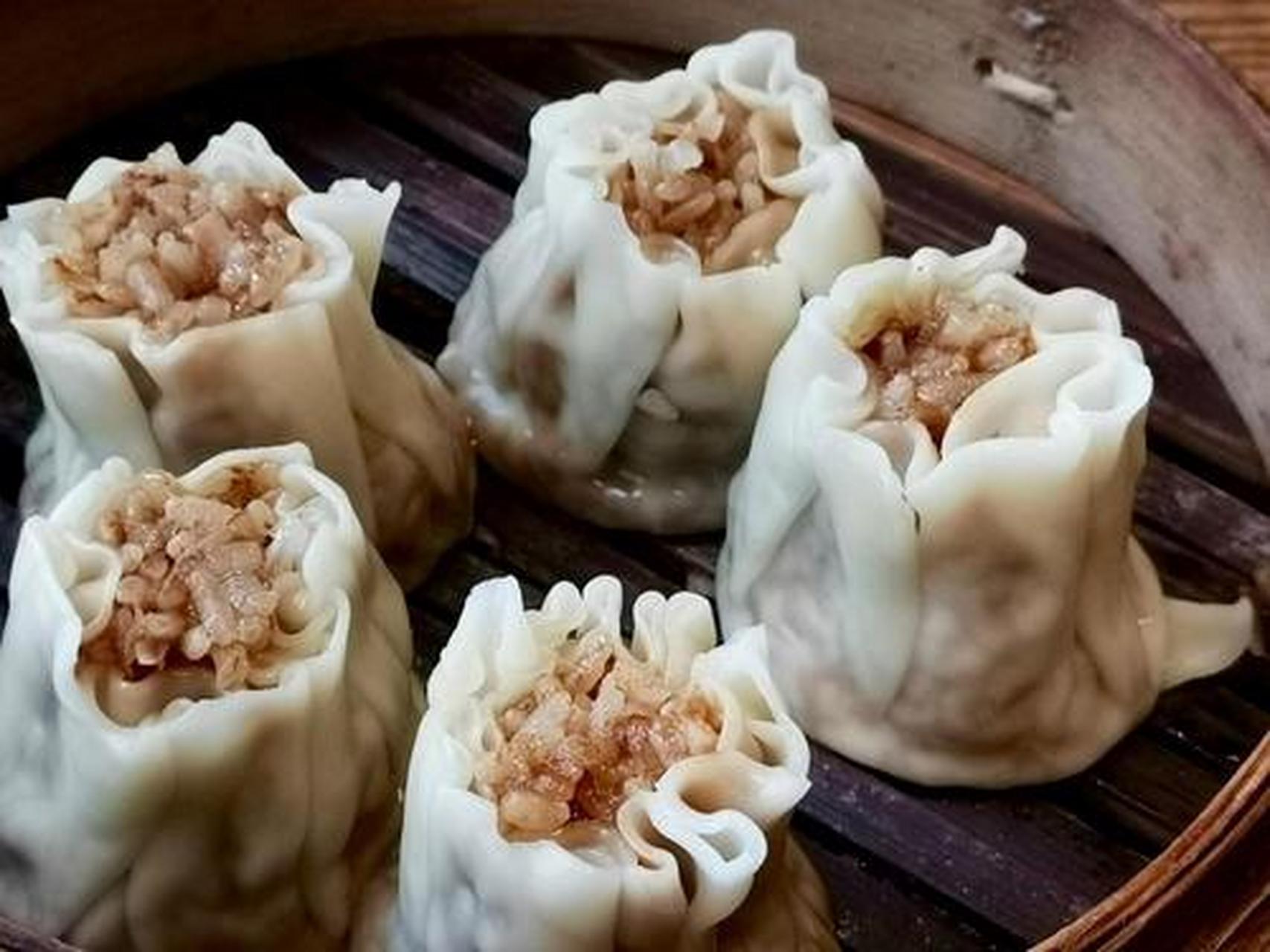 烧麦是北京久负盛名的传统小吃之一.