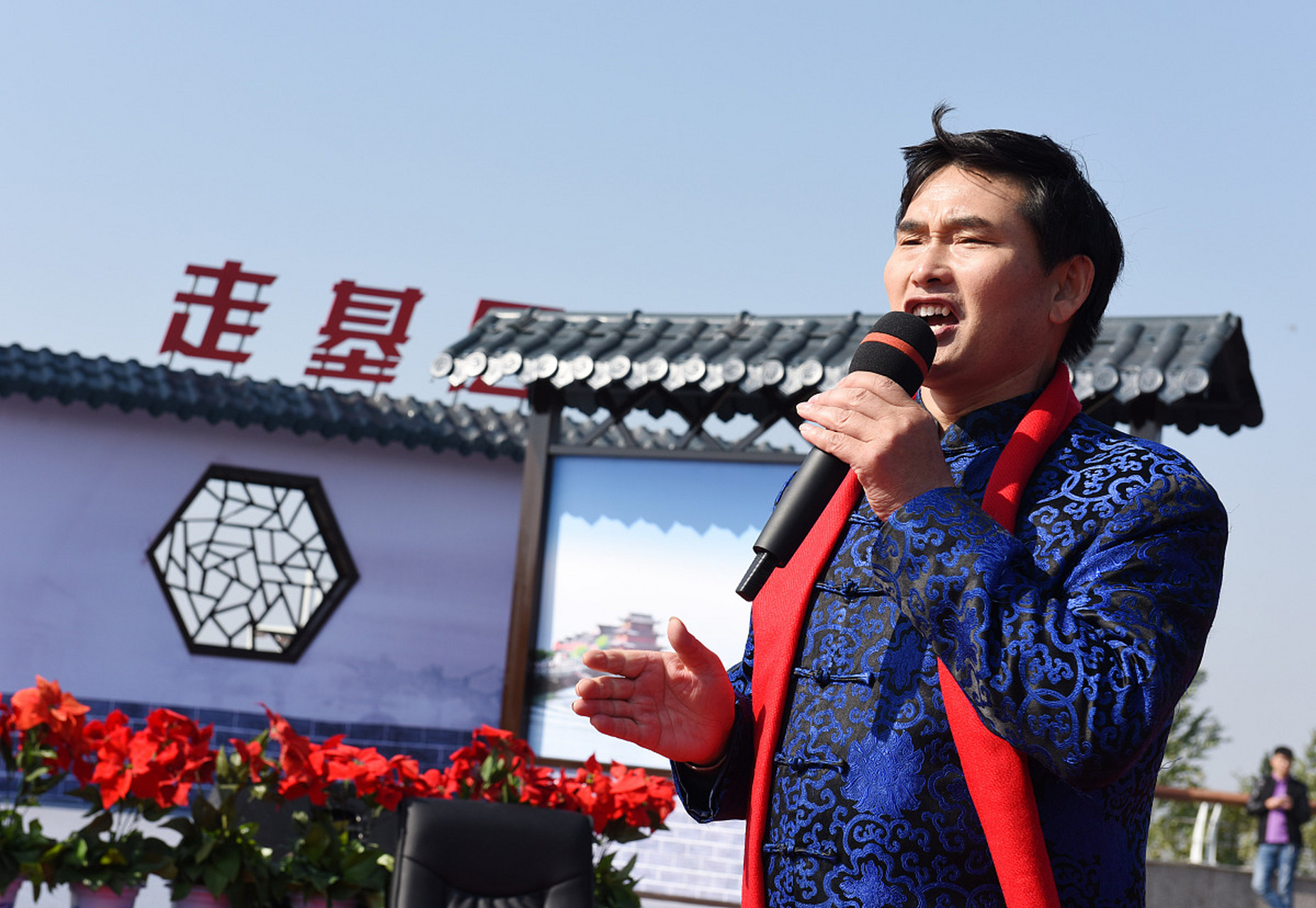近期,大衣哥朱之文的生活近况引发了广泛关注.