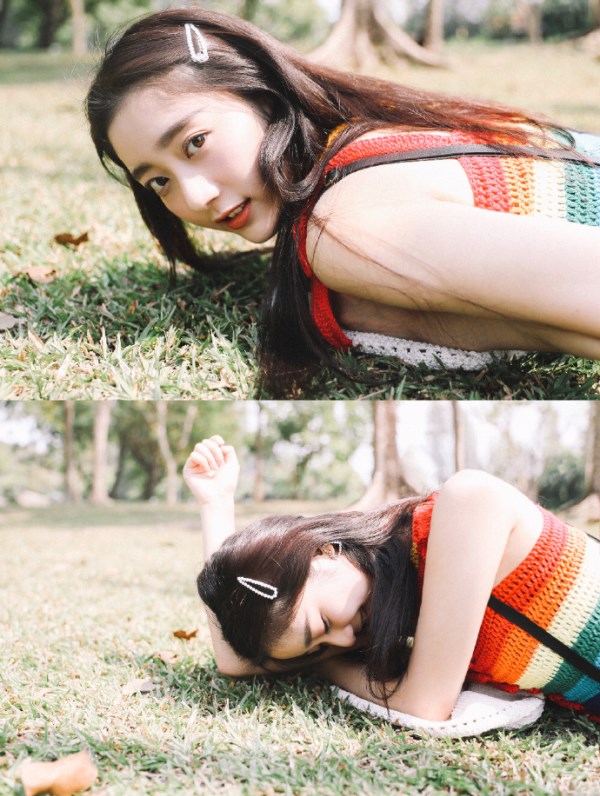 戚砚笛彩虹吊带搭配牛仔短裤,阳光下妩媚动人,娇美可爱