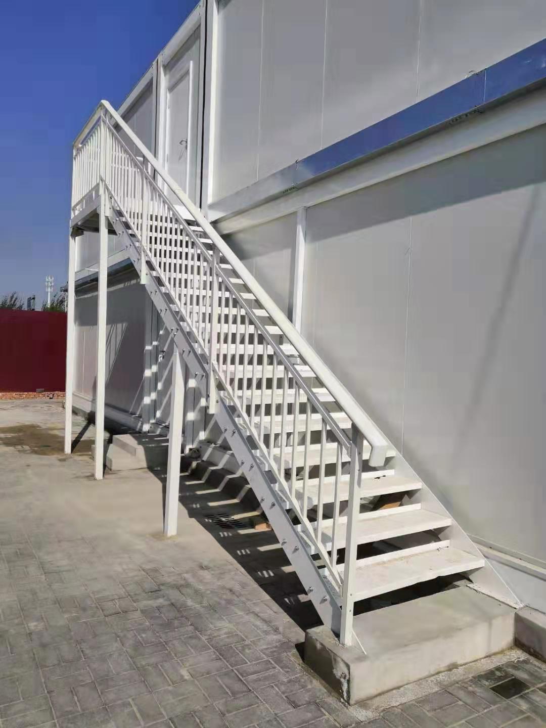 住人集装箱活动房室内楼梯
