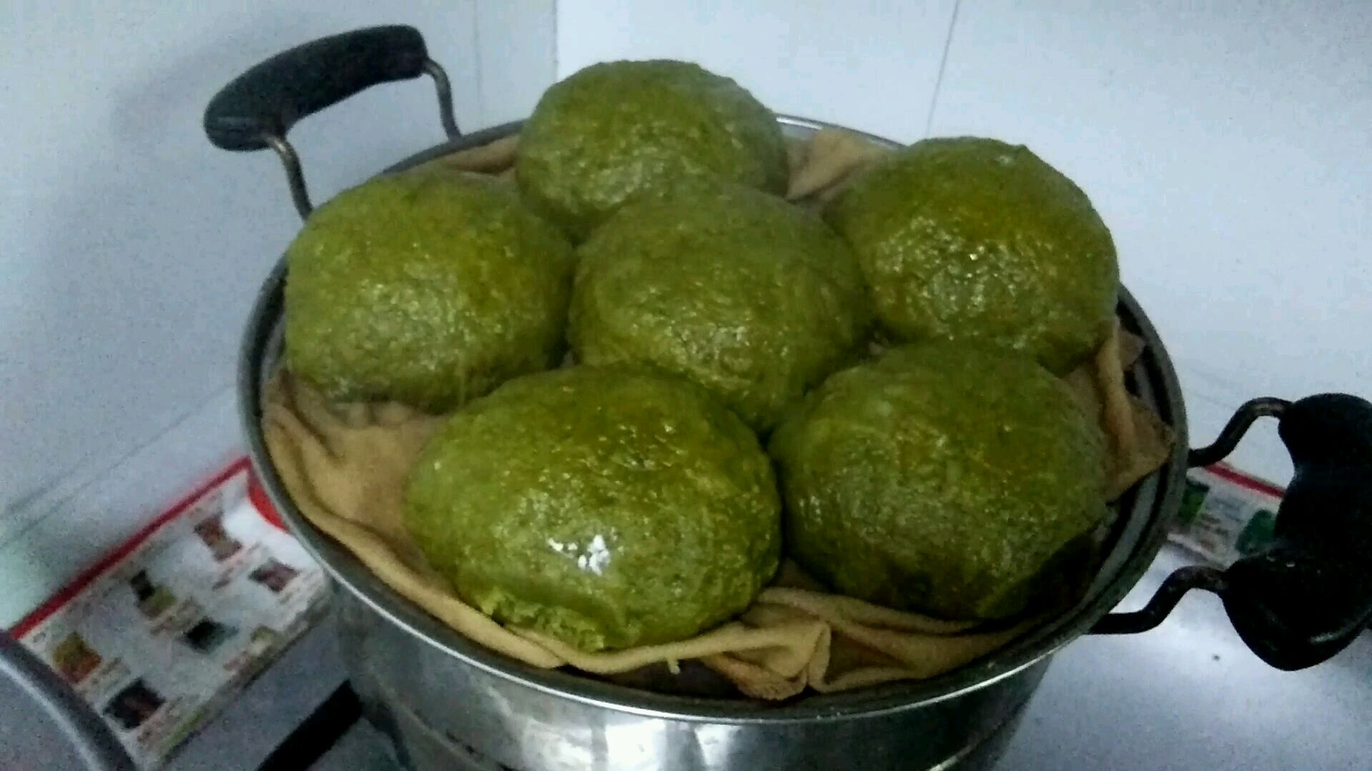 想让家人多吃绿叶蔬菜有办法了,这样做好拿到桌上,大家抢着吃