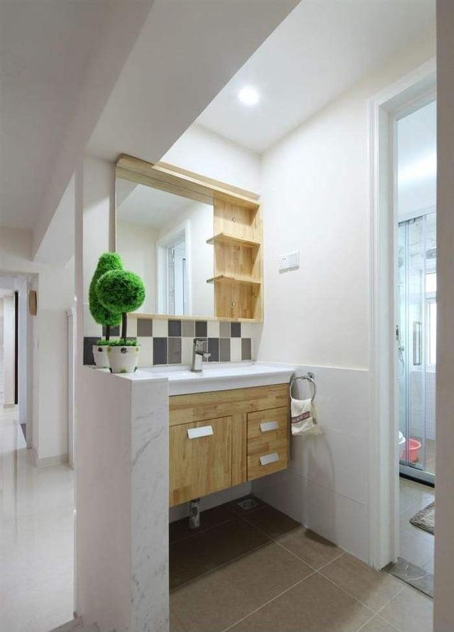 卫生间做个半墙,空间大还好用,照着做一个准没错