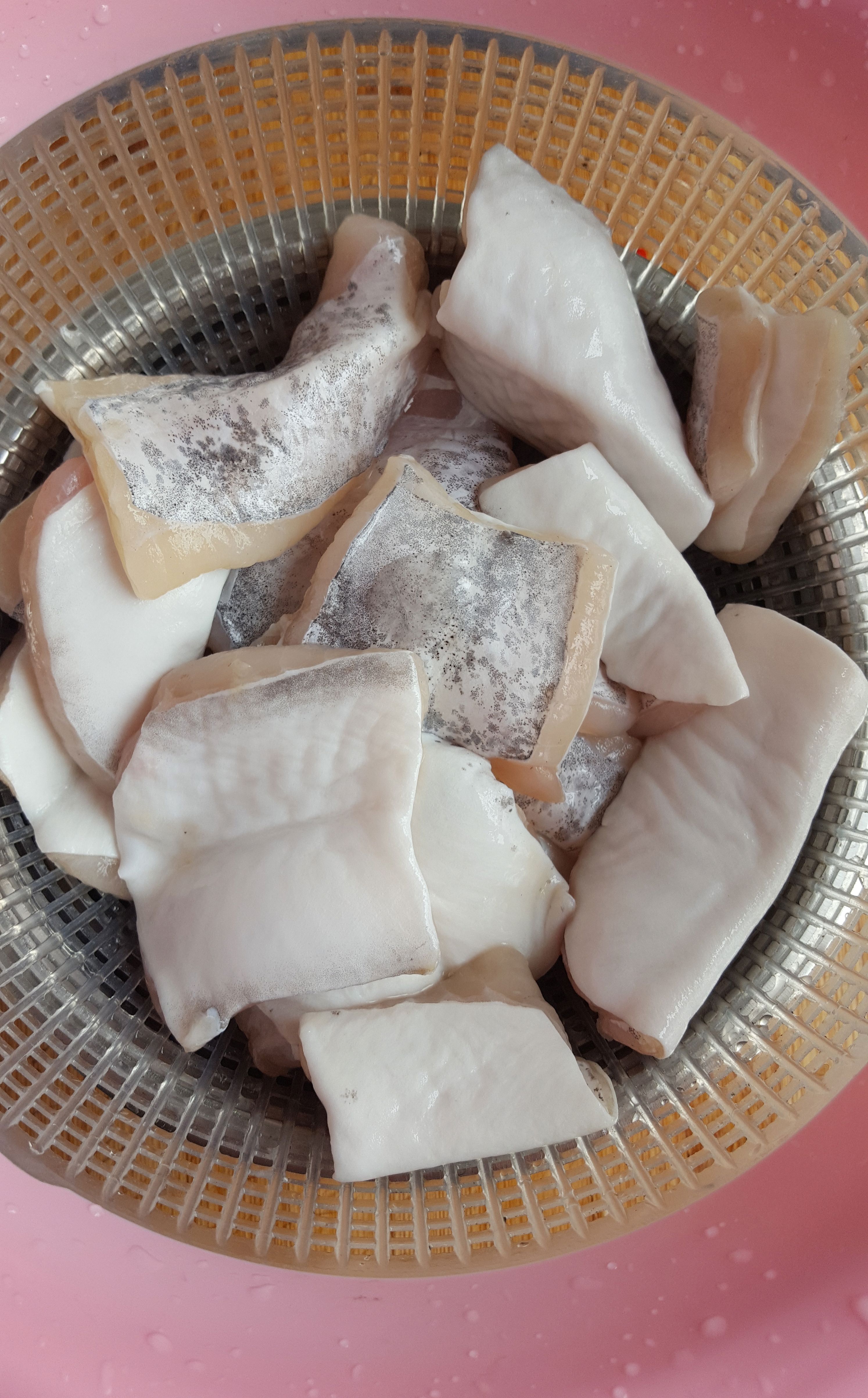 鲟鱼块这样做,肉质鲜嫩,一家人都爱吃