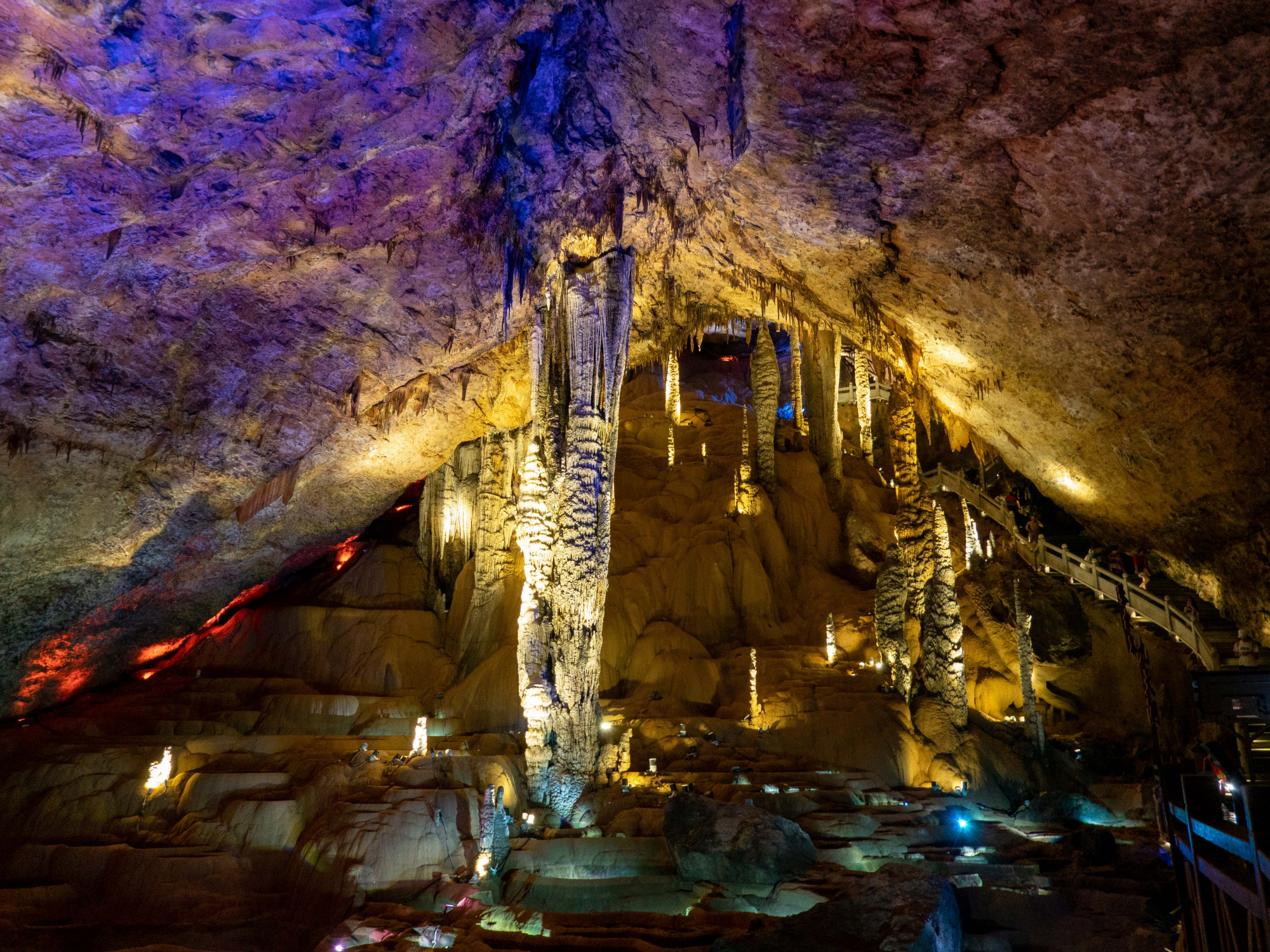 湖南有个亚洲第一洞,当地人称地下张家界,游客赞叹:世界奇迹