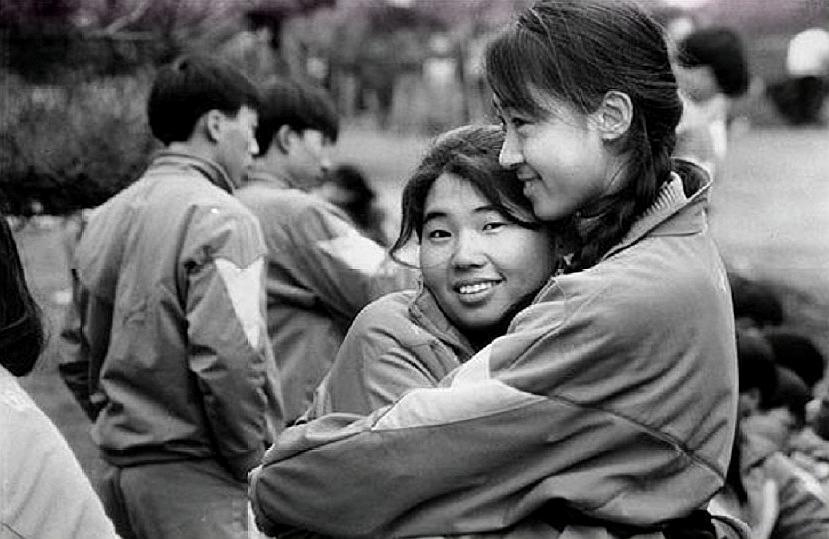 珍稀罕见老照片,90年代的中国大学生的日常生活是这样的,很怀念