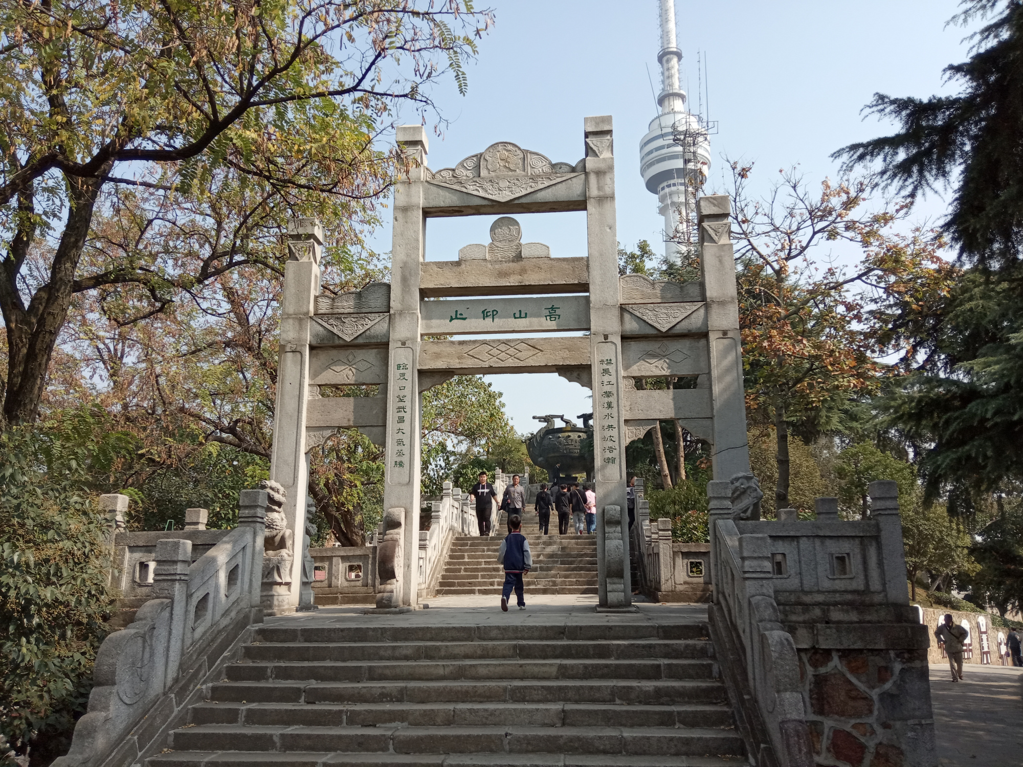 武汉市内登山,最好去龟山,风光优美而且完全免费!