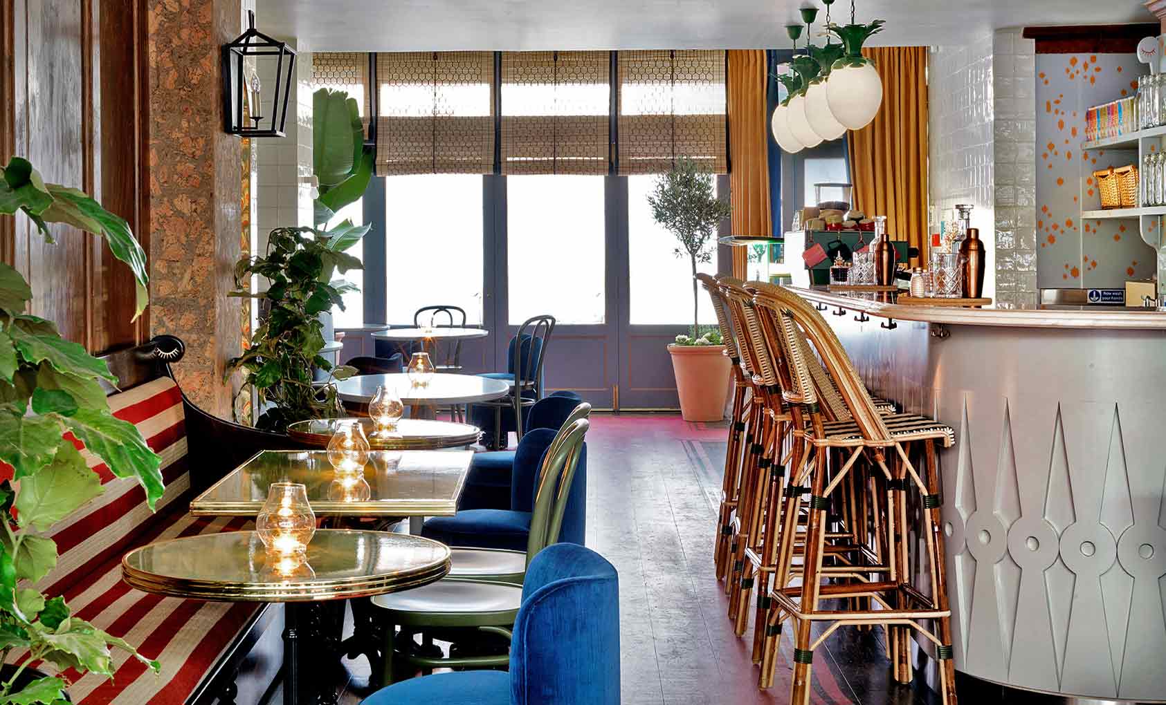 伦敦的咖啡厅设计,色彩搭配让人沉醉其中!