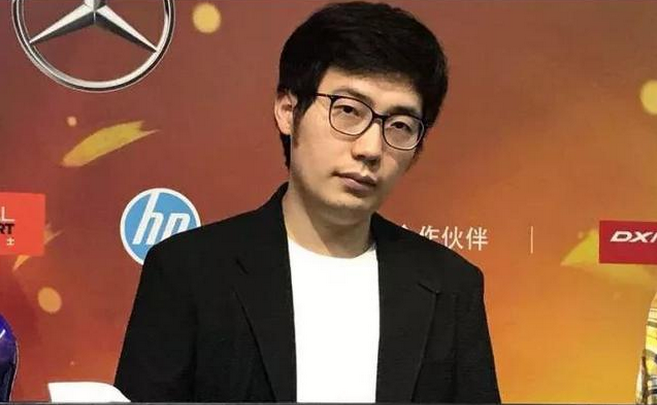 edg教练曝出厂长休战原因:他连版本都适应不了,正在魔鬼训练!