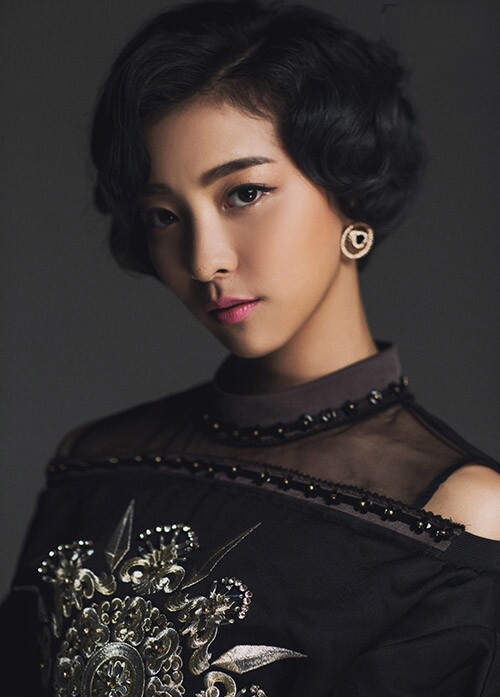 朴善怜气质短发魅力时尚写真