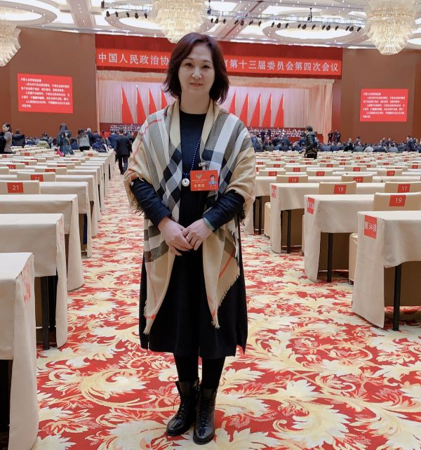 市政协委员冯莉:打通快递小哥晋升通道,提高身份认同感