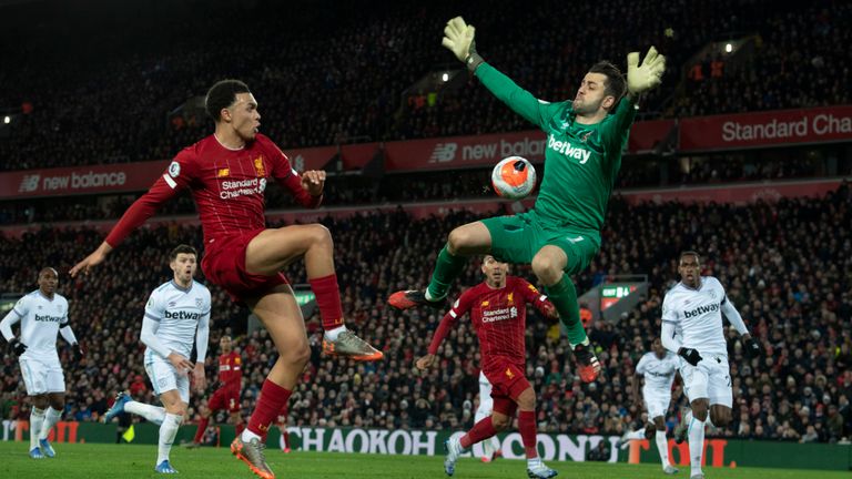 罗伯逊:我和阿诺德不是竞争关系,一切都是为了球队好