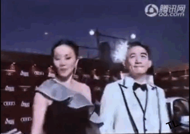 主持人问梁朝伟刘嘉玲拿奖的时候你开心吗,梁先生说我替她开心,我怕