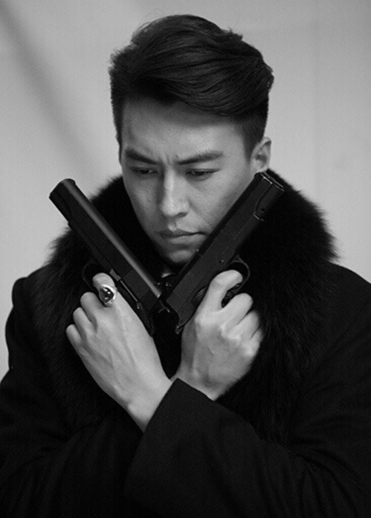 靳东微博又出丑,抄错陆游诗句被指出后居然这么说!