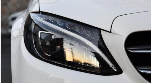 为什么现在很多轿车取消了雾灯?你知道雾灯去哪了,真的是减配?