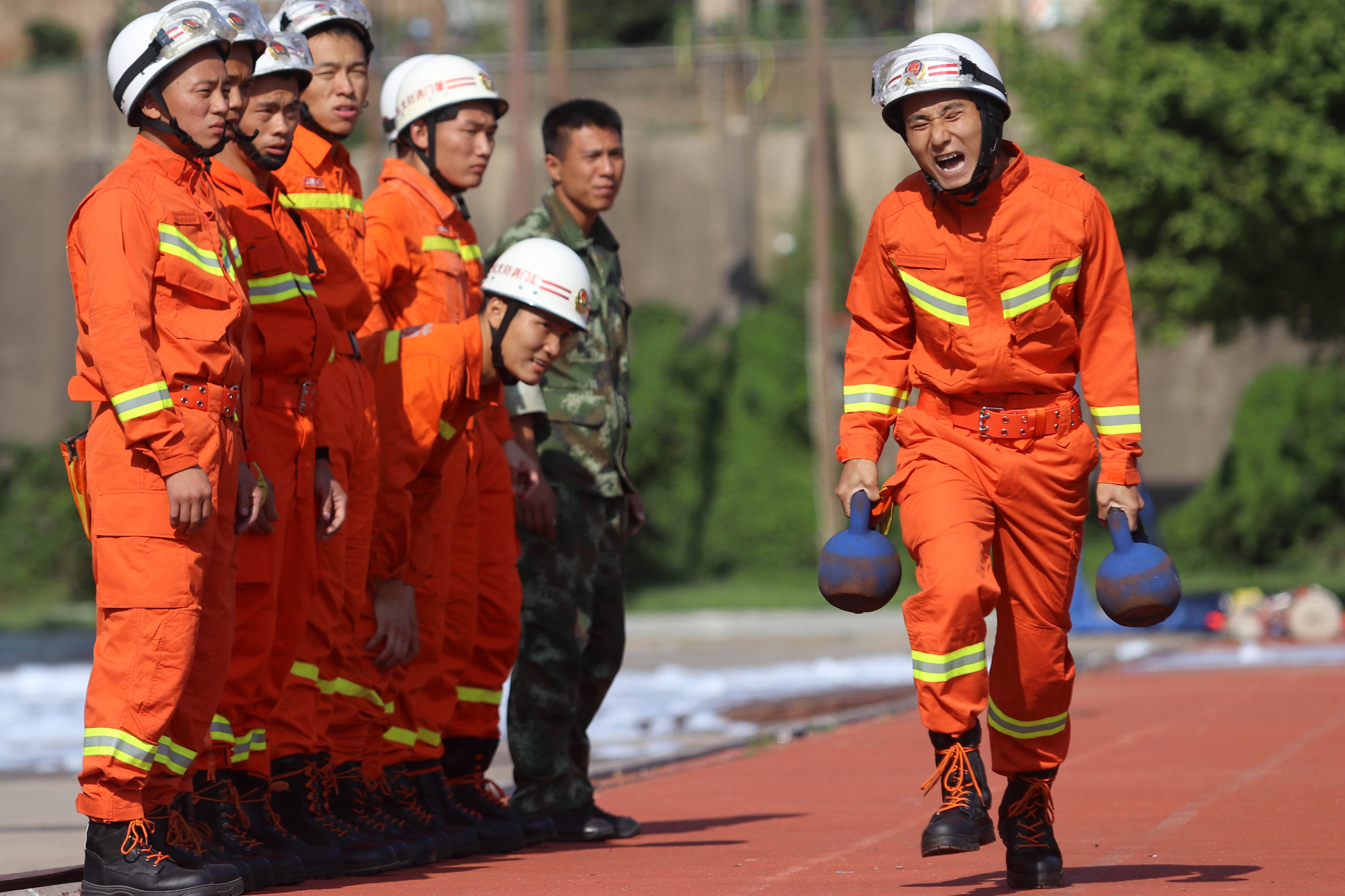 廈門消防:冬季練兵熱