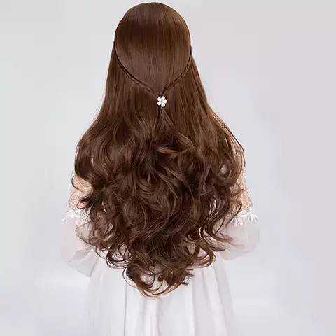 奶奶灰中分长卷发 波西米亚风编发,女神范十足,尤其背面看,简直是秒杀