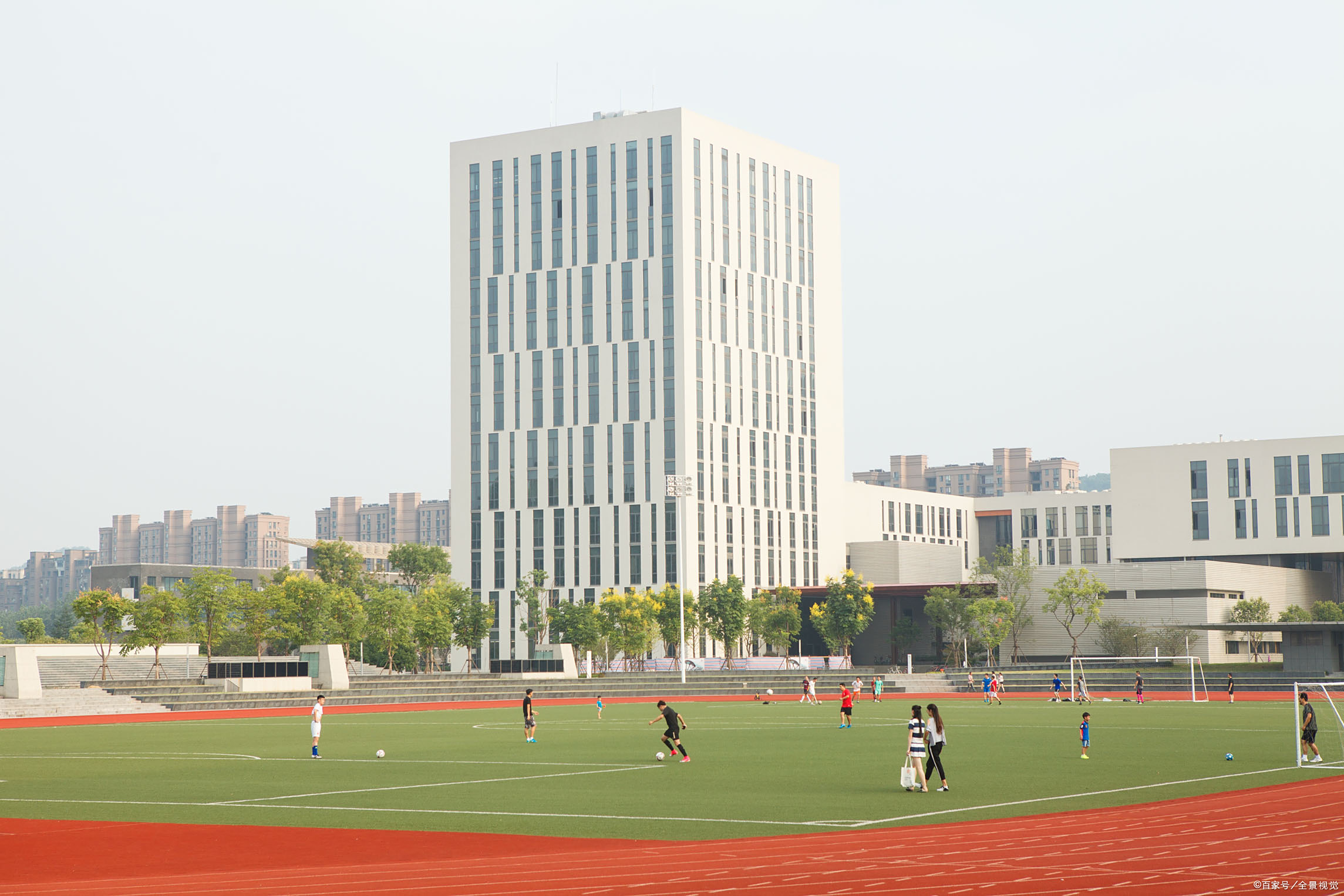 预计女儿能考上二本,家里条件一般,还需要继续供她上大学吗?