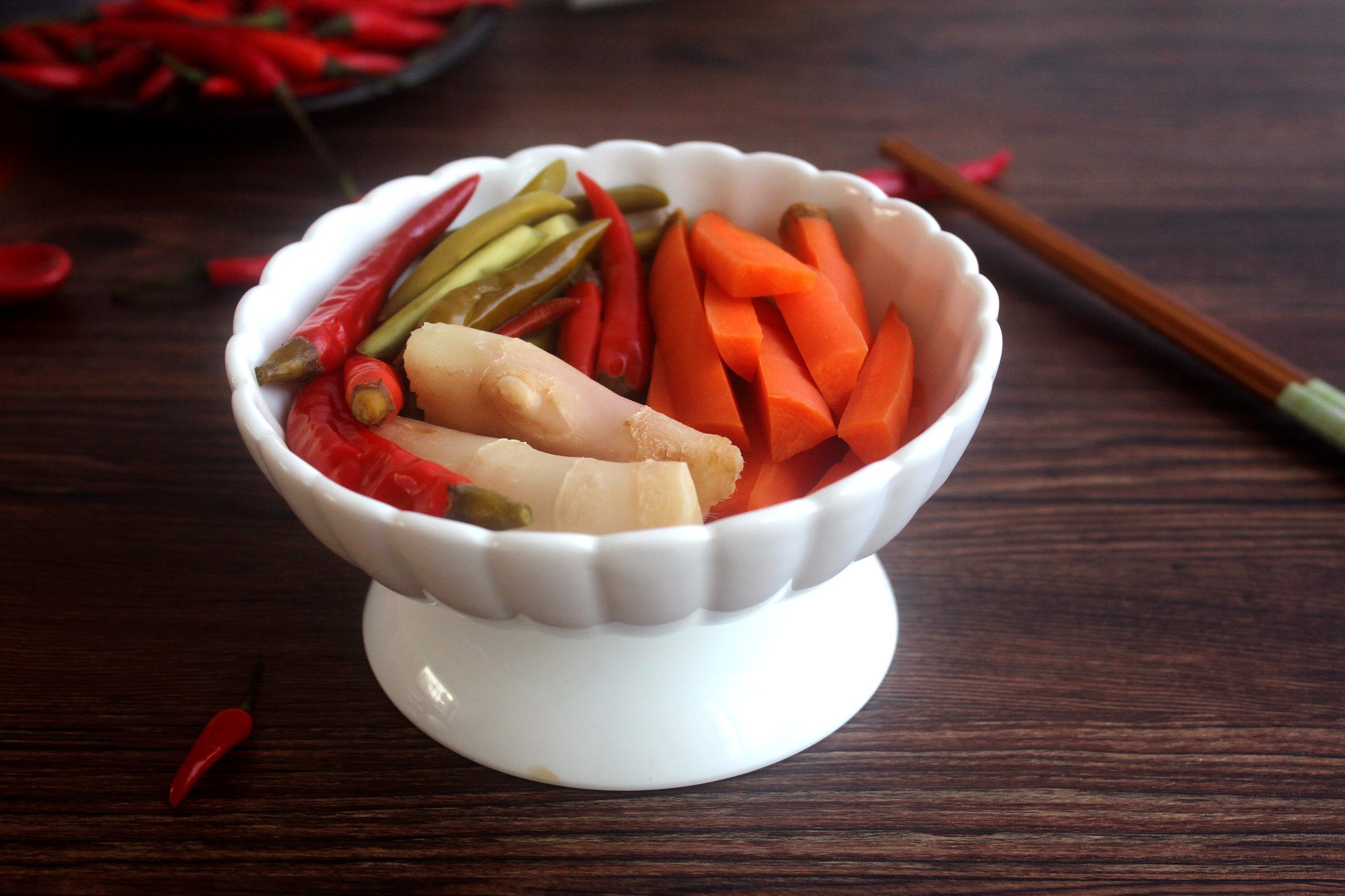 奶奶做的泡菜酸甜清脆,是名副其实的"下饭王",原来做法超简单