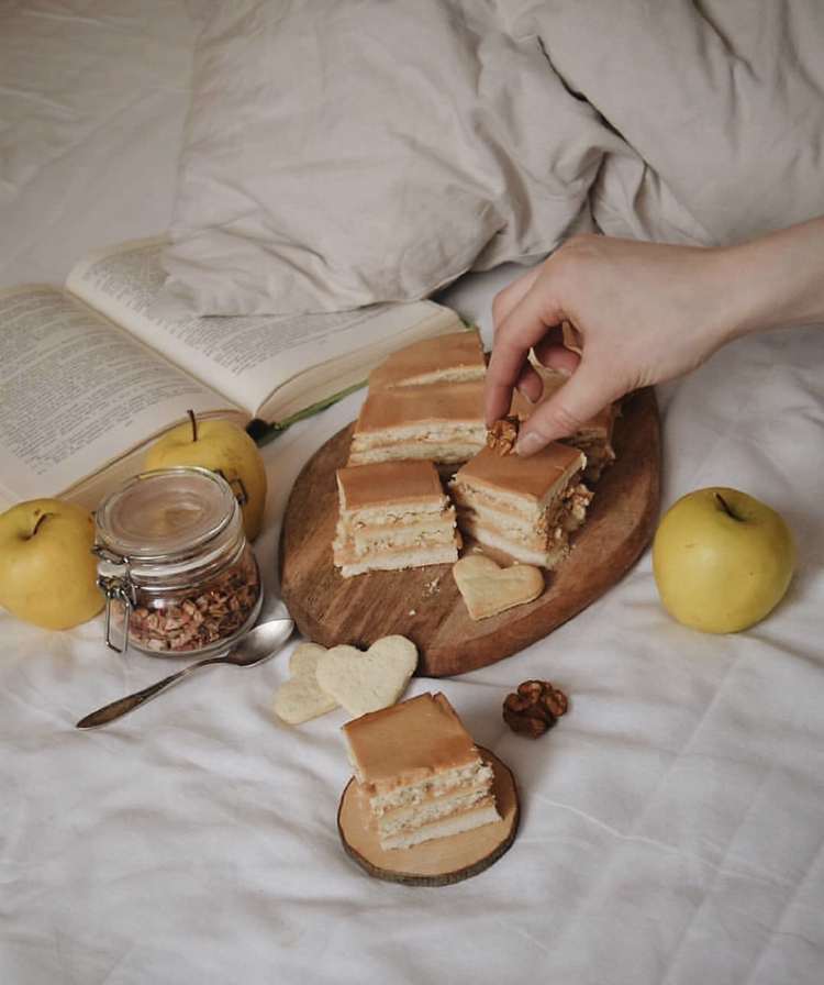 闲暇时一个人窝在家里,吃点儿好吃的也不错啊!