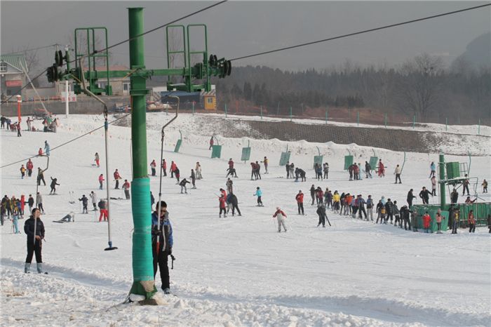 安阳滑雪场图片