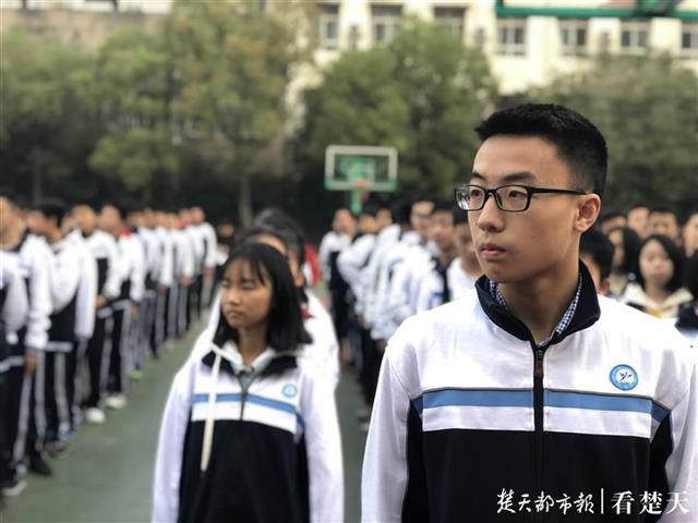 让文明之花永不凋零!军运盛会结束,武钢三中学生全校晨会发倡议