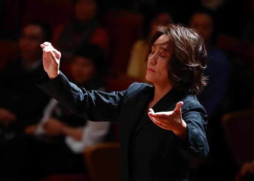 明日演出 | 始于颜值,陷于才华的"最帅女指挥"西本智实终于来啦!