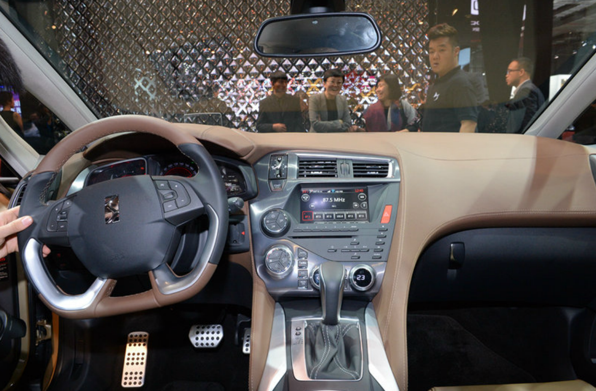 品鉴ds5之美,新颖的设计,符合年轻人审美