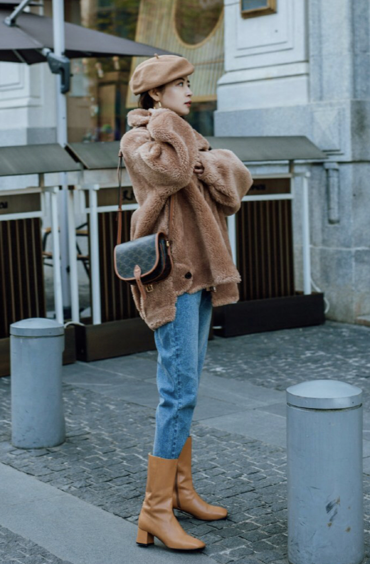 别穿羽绒服了,试试三木博主带火的这款"绵羊装",保暖更时髦