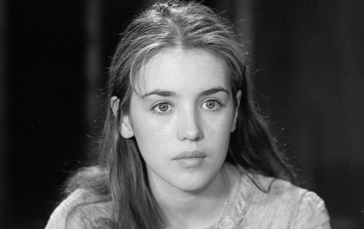 伊莎贝尔阿佳妮:被评为"法国第一美女",你见过这么完美的脸吗