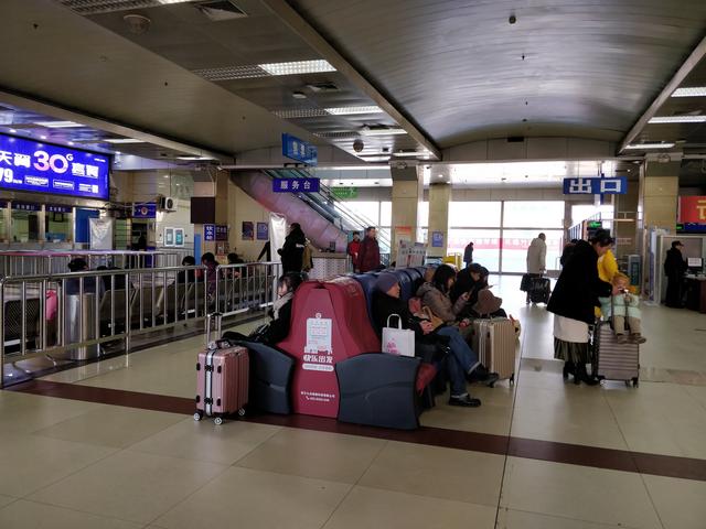 哈尔滨市南岗公路客运站:客流虽少 网购票旅客比例更高了